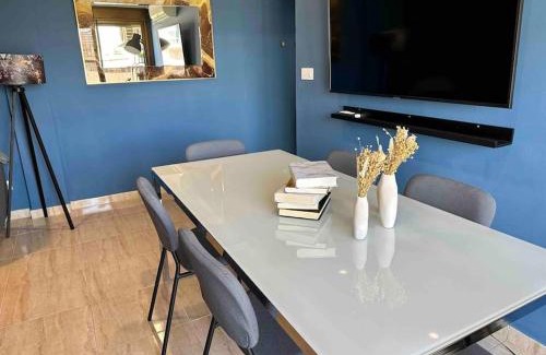 Diagonal Mar i el Front Maritim del Poblenou Apartment | 8 min walk to the beach & 10 min walk to Convention Centre !