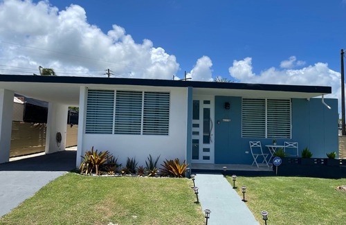 Quebrada Fajardo House | ! 8 minutes from the beach and tourist sites! Comfortable and central house.
