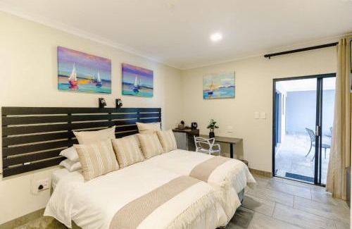 Umtentweni Bed & Breakfast | 8 On Eagle Bed & Breakfast Room 4