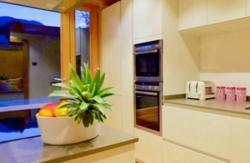 Montriond Ski Chalet | 8-Person Chalet with Hot Tub in Portes du Soleil
