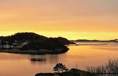 Reinsvik House | 8 person holiday home in FREI