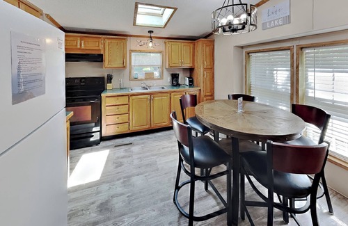 Put-in-Bay House | 8-Person Home at the Put-in-Bay Island Club - 3 BR, 2 BA, parking - IC99