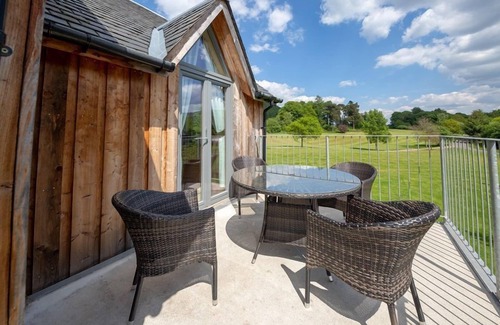 Kenmore Cottage | 8 The Gallops - Upstairs property - sleeps 4 guests in 2 bedrooms
