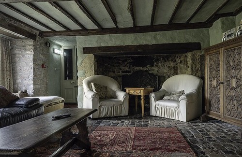 Caldicot House | 800 Year Old Manor House, Holiday Home, Stay in Luxury.