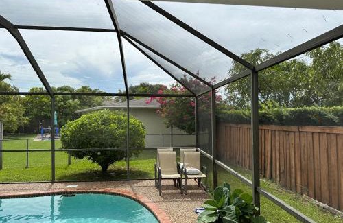 Kendale Lakes House | 82-10SW 135AV