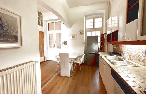 Belso-Ferencvaros Apartment | 82 m² Apartment with Danube View – Central Budapest, 24/7 Self Check-in