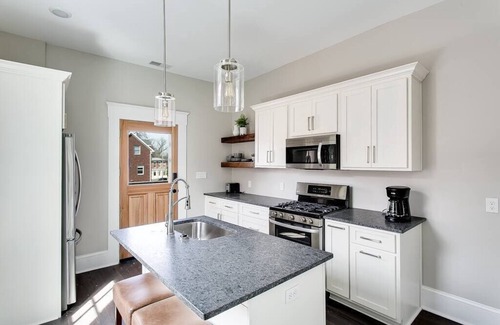 Butchertown Apartment | 837-1F Fully Furnished Long Term Apartment -NULU