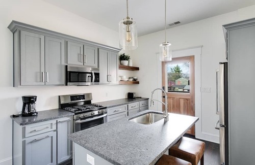 Butchertown Apartment | 837-1F Fully Furnished Long Term Apartment -NULU