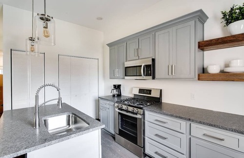 Butchertown Apartment | 837-1F Fully Furnished Long Term Apartment -NULU