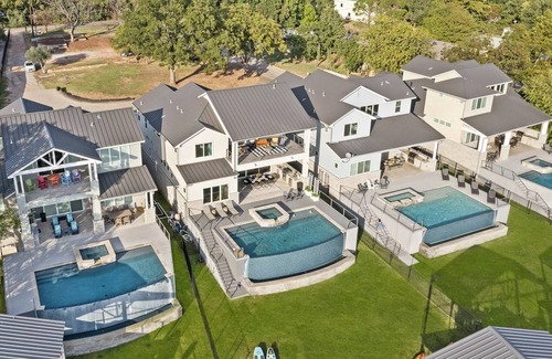 Kingsland House | 837 m² House ∙ 9 bedrooms ∙ 36 guests
