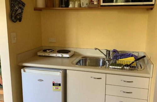 Russell House | 84 m² Bungalow ∙ 1 bedroom ∙ 3 guests