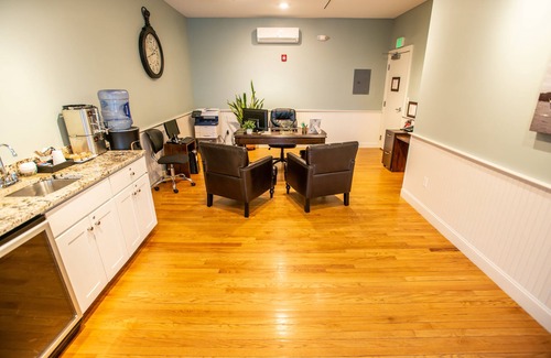 Kennebunk Condo | 84 Main