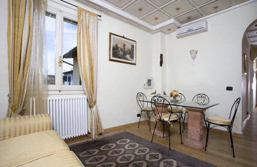 Sant' Ambrogio Apartment | 85 m² Apartment ∙ 2 bedrooms ∙ 5 guests