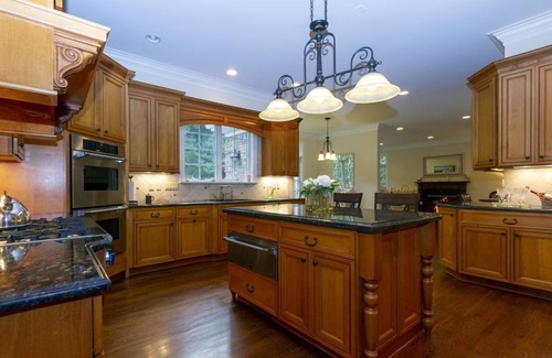 Thornwood House | 8500sqft Brick House close to MRT Train and Westchester Airport