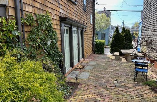 Off Broadway Apartment | 86 Dr Marcus House - Popular Broadway Area