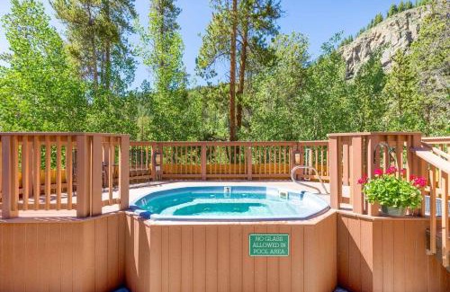 Keystone Apartment | 8750 Trappers Crossing condo