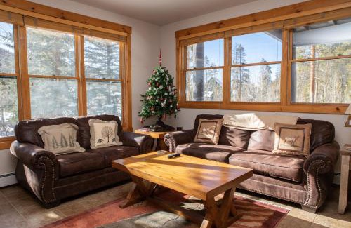 Keystone Apartment | 8750 Trappers Crossing condo