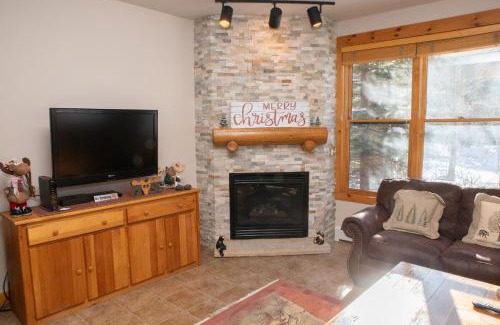 Keystone Apartment | 8750 Trappers Crossing condo