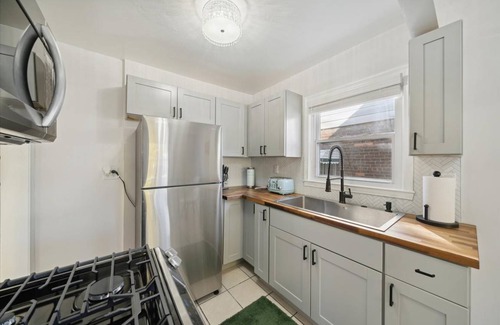 Dearborn Heights House | 88 m² House ∙ 3 bedrooms ∙ 6 guests