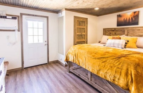 Wills Point House | 88888 Pickleball Ranch - Guesthouse 2-private jacuzzi-minutes from First Monday!