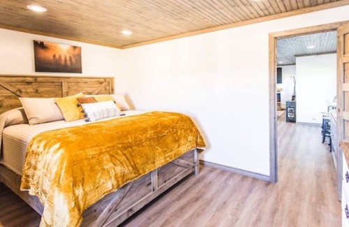 Wills Point House | 88888 Pickleball Ranch - Guesthouse 2-private jacuzzi-minutes from First Monday!