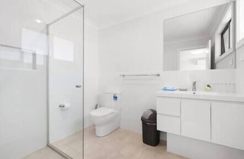 Austral House | 8Beds l 4 Suites with Office l Austral5
