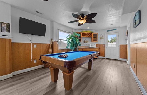 Waves House | 8BR Oceanfront home - Game & theater rooms, private pool, hot tub ★