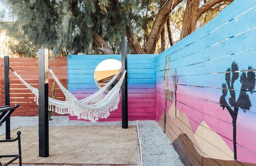 Joshua Tree House | 8mins JT Natl Park, 2mins dwtn Pool Hot Tub Sauna