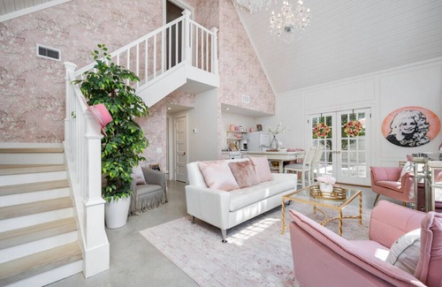 New Braunfels House | 8Sages*Dolly Cottage*Sleeps 4*Private Plunge Pool