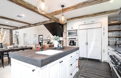 New Braunfels House | 8Sages-Gruene*Luxury Getaway* Accommodates 18
