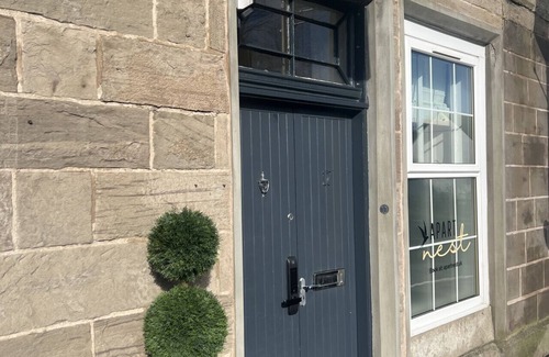 Auchterarder House | 9 Bed ApartHotel Exclusive Use in the heart of Auchterarder, Scotland