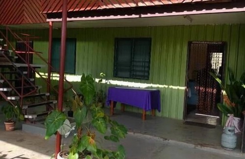 Goroka House | 9 Bedroom 2 Bathroom Home