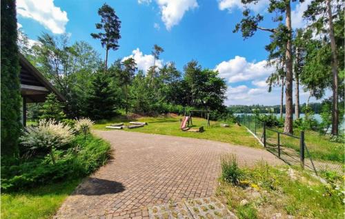 Suleczyno House | 9 Bedroom Amazing Home In Klodno