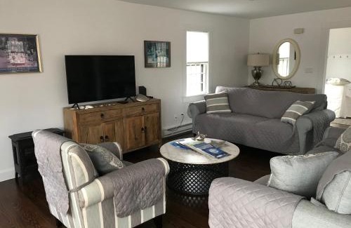 Tom Nevers House | 9 Green Hollow Road