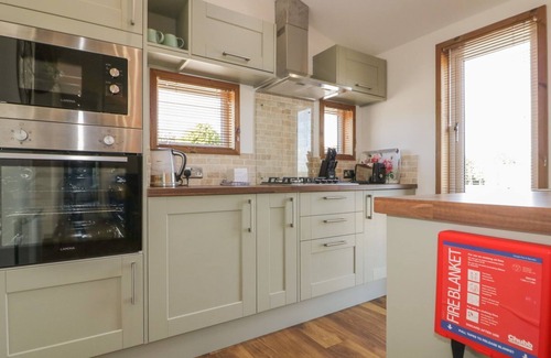 Dobwalls Cottage | 9 MEADOW RETREAT, family friendly, luxury holiday cottage in Dobwalls