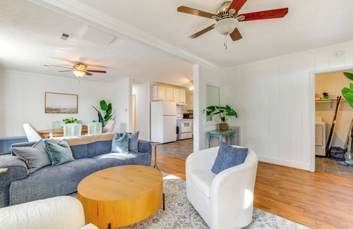 Colonial Beach Cottage | 9 Mi to Colonial Beach: Charming Cottage w/Yard!