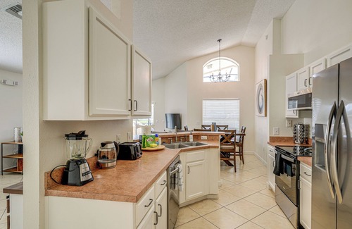Lake Berkley House | 9 Mi to Disney: Home w/Pool Table & Water Views!