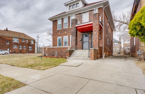 Detroit Apartment | 9 Mi to Downtown and Comerica Park A Grand Stay