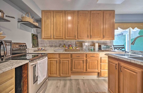Pine Hills House | ~ 9 Mi to Universal: Orlando Retreat w/Sun Porch!