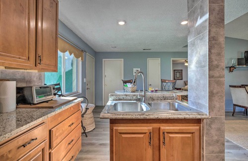 Pine Hills House | ~ 9 Mi to Universal: Orlando Retreat w/Sun Porch!