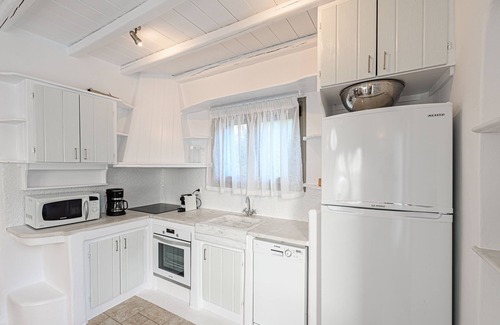 Psarou Villa | 9 Muses Villa Polymnia, 6 BR with private pool!