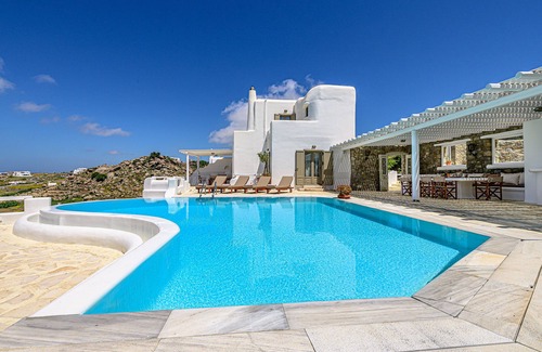 Psarou Villa | 9 Muses Villa Polymnia, 6 BR with private pool!