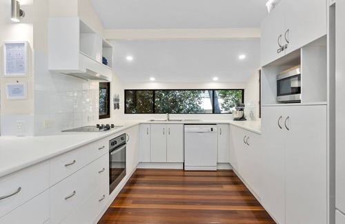 Rainbow Beach House | 9 Naiad Court - Rainbow Shores. Pool. Walk to beach.
