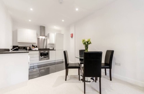 Sutton Central Apartment | 9 Nouvelle House - 2 bedroom apartment