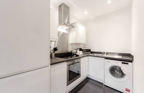 Sutton Central Apartment | 9 Nouvelle House - 2 bedroom apartment