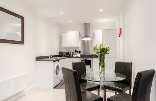 Sutton Central Apartment | 9 Nouvelle House - 2 bedroom apartment