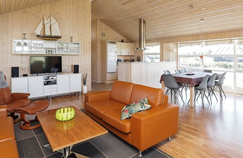 Hirtshals House | 9 person holiday home in Hirtshals-By Traum