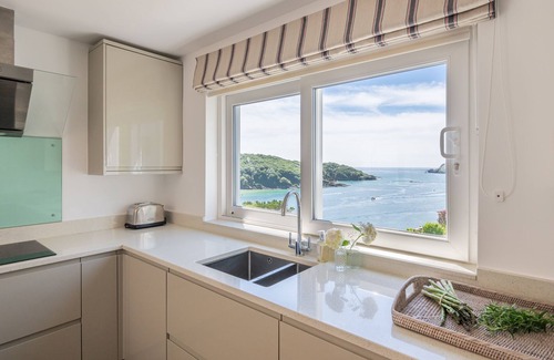 Salcombe Cottage | 9 Poundstone Court - an apartment that sleeps 6 guests in 3 bedrooms