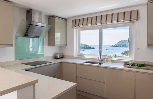 Salcombe Cottage | 9 Poundstone Court - an apartment that sleeps 6 guests in 3 bedrooms