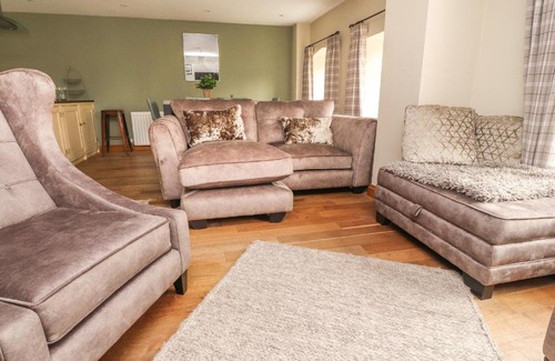 Airton Apartment | 9 Riverside Walk